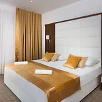 Perla 4* Rogoznica (Sibenik-Knin)