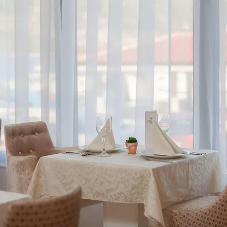 Hotel Perla