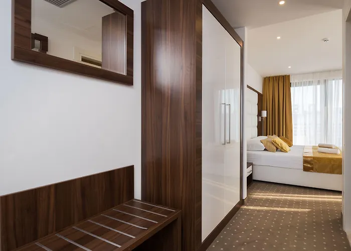 Perla 4* Rogoznica (Sibenik-Knin)